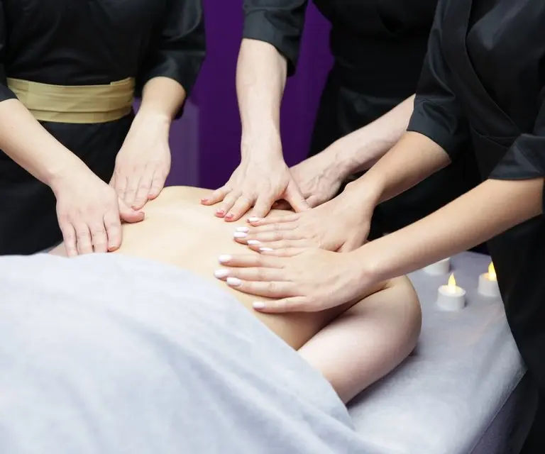 4 hand massage in karachi